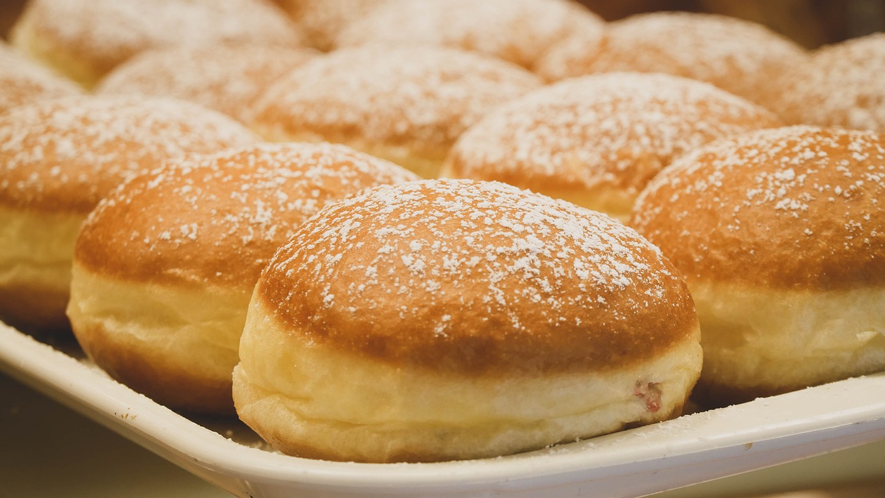 Witte yoghurtdonuts ZONDER gist: het klassieke gistdeeg maak ik niet meer, dit recept regeert al 10 jaar bij ons thuis!