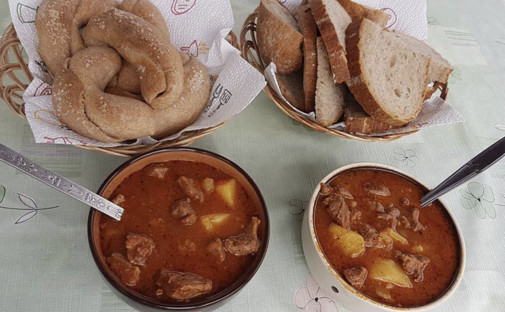 Balanceer dit met goud niet alleen op SILVESTRA: de finesse van de ervaren goulashmeester voor de beste goulash onder de zon!