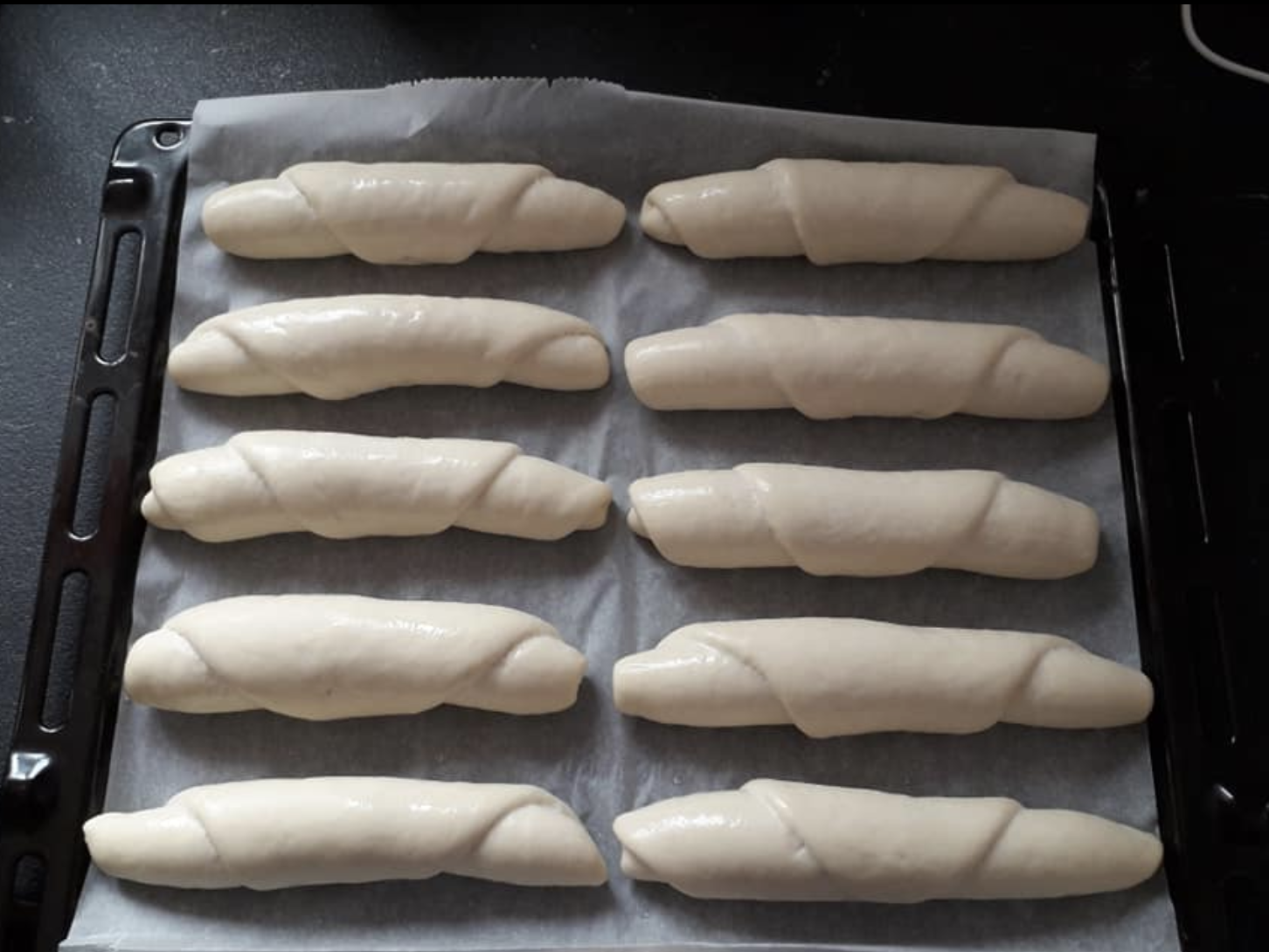 Ik koop geen cornets meer: Ik heb het NIEUWE perfecte recept voor de makkelijkste zelfgemaakte broodjes - ik meng het deeg in 5 minuten!