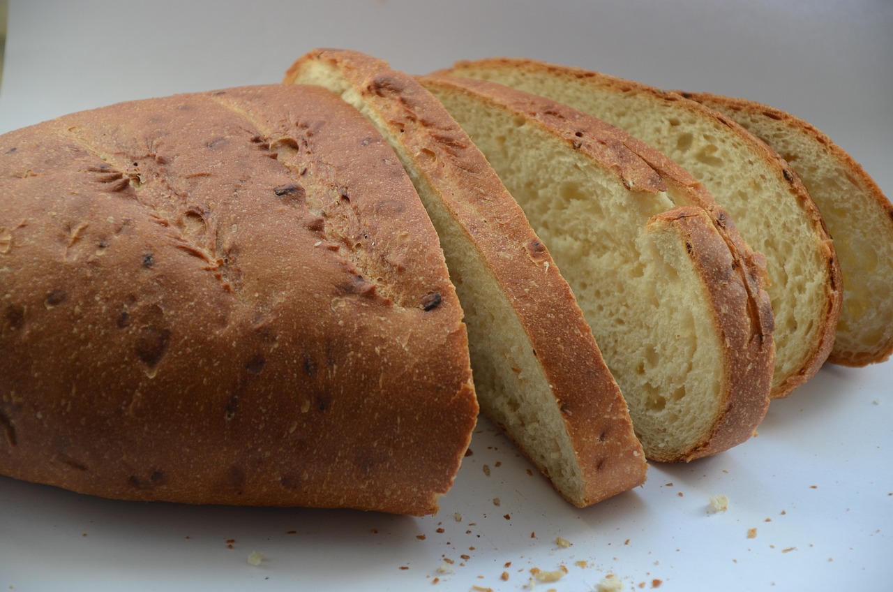 Zelfgebakken brood is als ademhalen - het is helemaal werk-vrij: gewoon mengen en op de bakplaat leggen, we hebben nog nooit zo lekker brood gegeten!