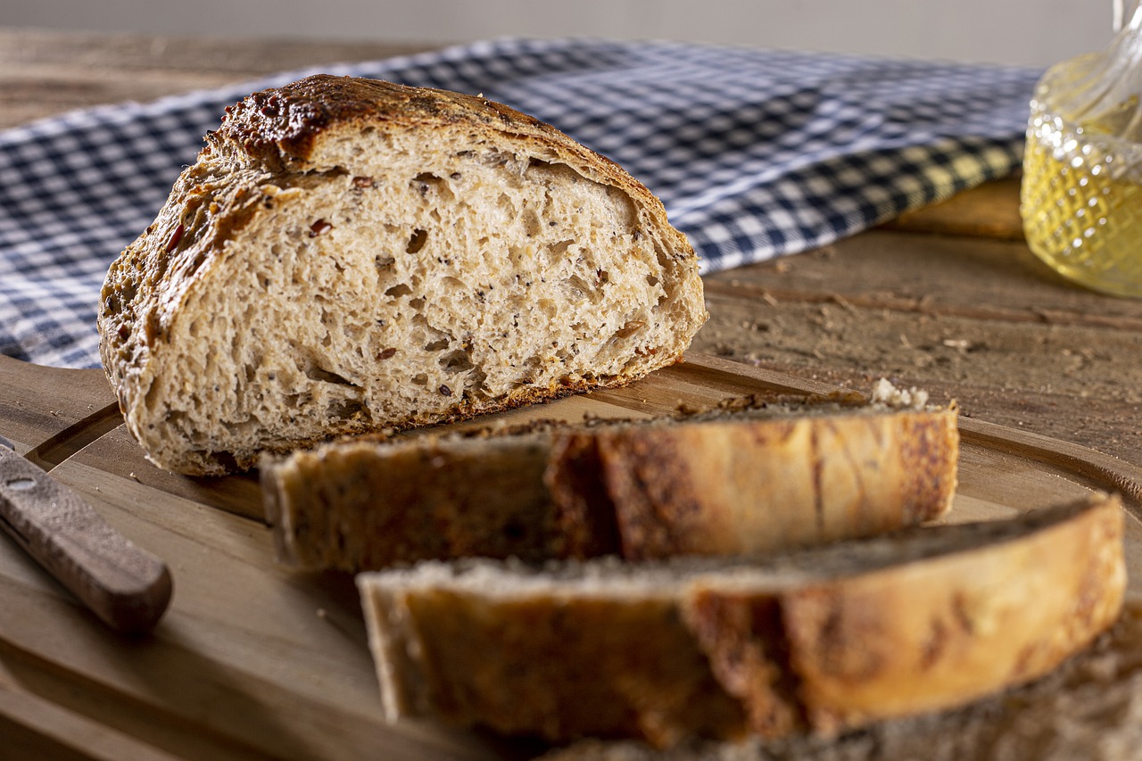 Geweldige aardappelspread voor sandwiches: mijn moeder heeft me geleerd hoe ik dit moet maken en er gaat niets boven dit - ik maak het ALLEEN in de grootste kom die we thuis hebben!