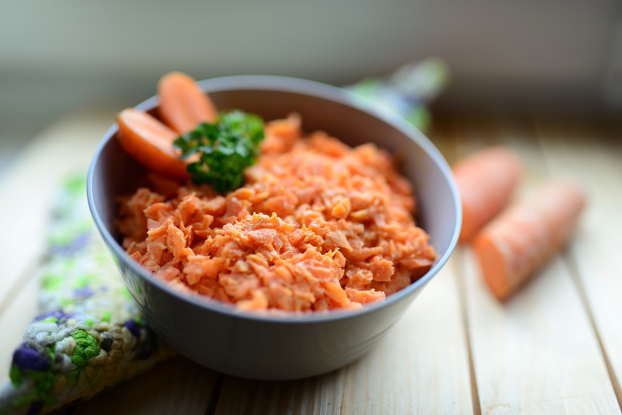 Rijke wortelsalade met ei: Een dosis gezondheid en het perfecte dieetdiner - het is zo lekker dat ik het ook op broodjes smeer!