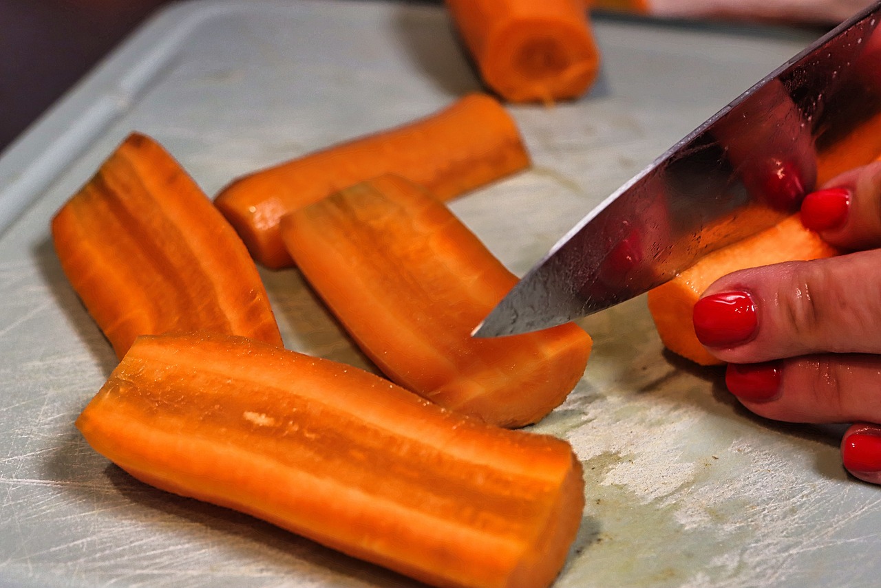 CHEF ALERT: Haal het niet in je hoofd om dit ingrediënt aan aardappelsalade toe te voegen, het verpest de smaak!