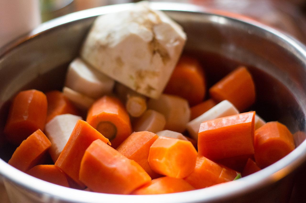 Voeg je DEZE groente ook toe aan de bouillon? Je kunt er beter nu mee stoppen, adviseert de chef!