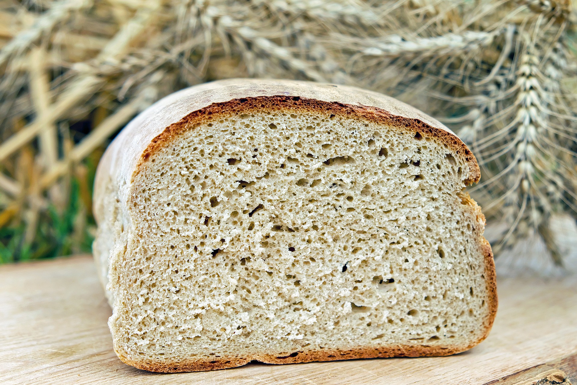 Weet je waarom je 1 beker bier aan het deeg moet toevoegen? Dat is de belangrijkste reden waarom Grandma's BREAD in de hele stad beroemd is!