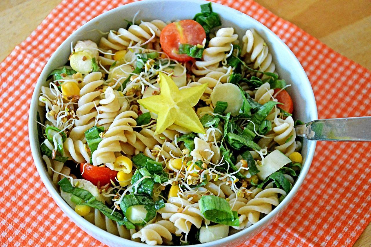 Je hebt maar 1 zure room en een pak pasta nodig: 11 beste recepten voor supersnelle lunches met veel smaak!