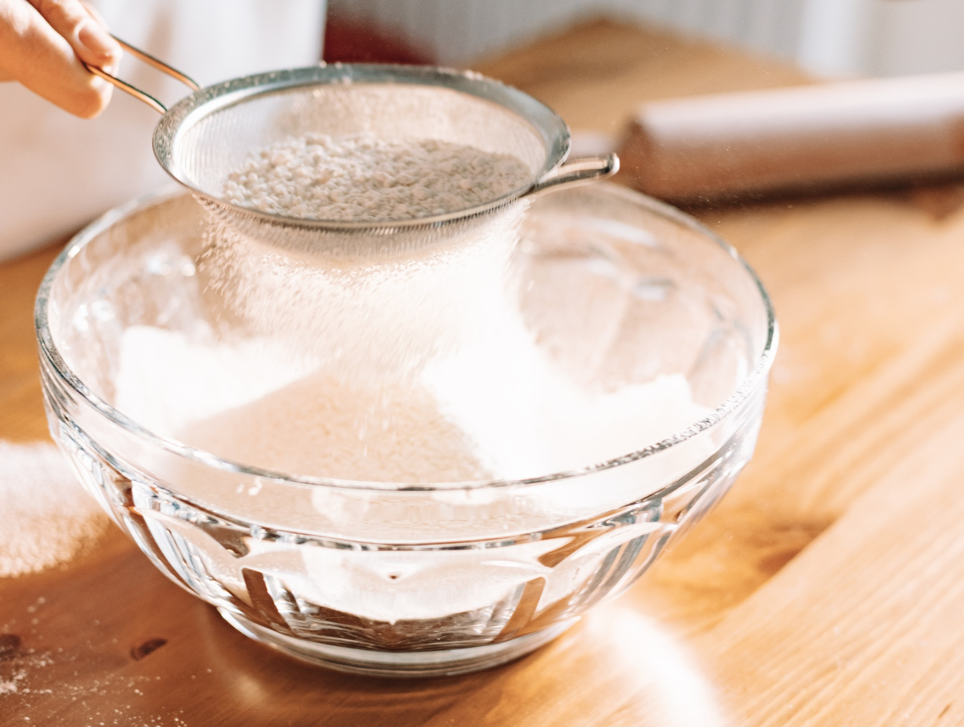 Mijn moeder kent het RECIPE voor de beste snelle broodjes: ouderwets deeg zonder VET, ze zijn heerlijk en fantastisch knapperig!