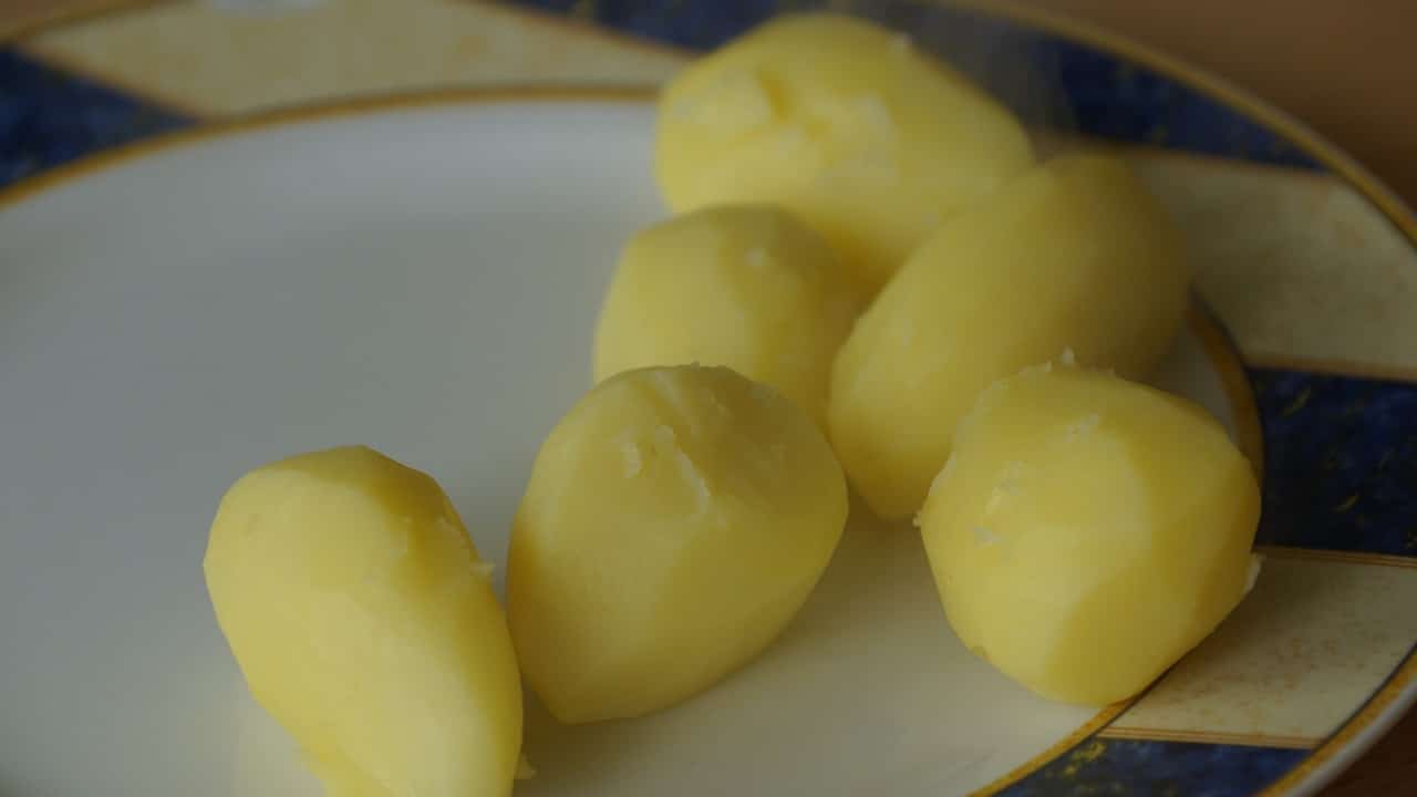 Mijn moeder doet ook een GEHEIM ingrediënt in haar aardappelpuree: Voeg DAT toe en het verandert de hele smaak!