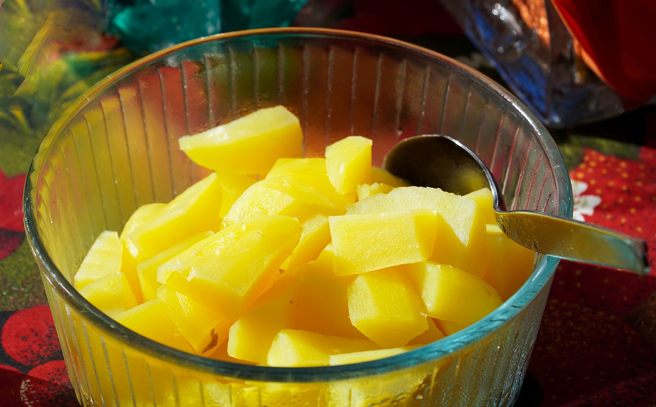 Voeg dit toe aan het water in plaats van zout wanneer je ZEMIAKI kookt: De aardappelen zullen lekkerder zijn dan ooit!