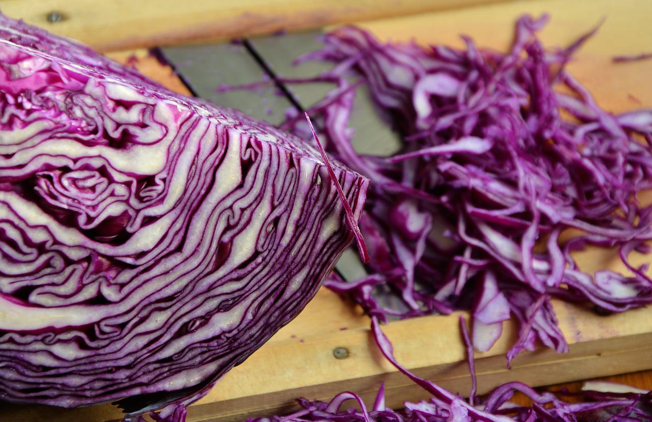 Wij houden meer van kool dan van aardappelen en rijst: het zeldzaamste RECIPE voor gestoofde rode kool volgens een oud kookboek van Grob!