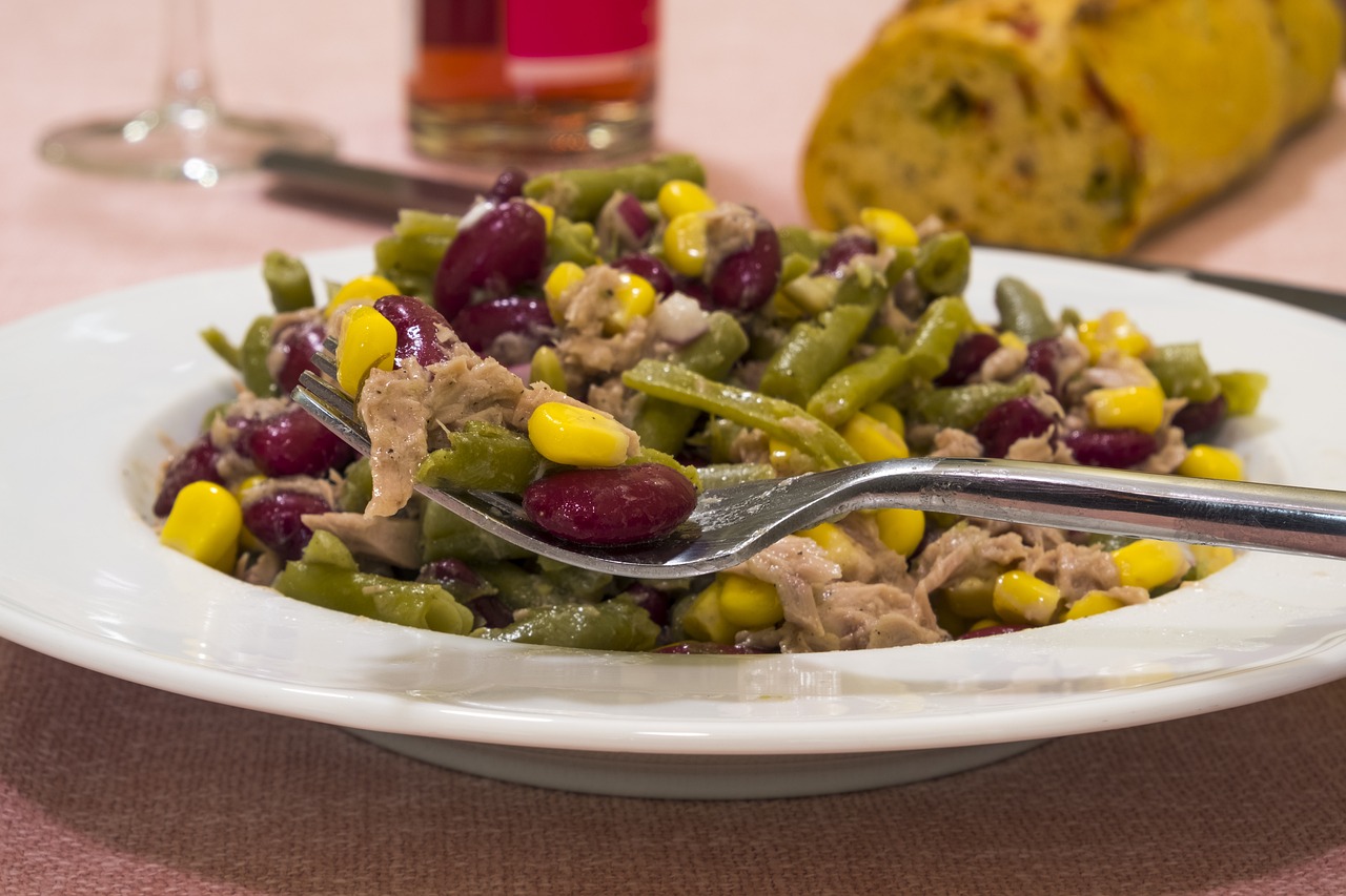 Beroemde salade "RICHARD", waarvan je niet zult aankomen en waarvan de ingrediënten je gezondheid en je figuur zullen verbeteren!