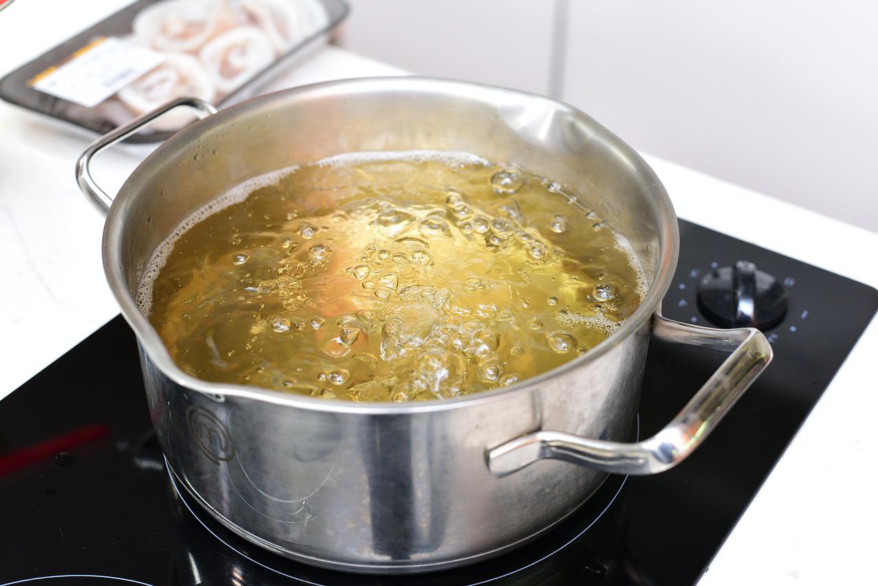 Daarom is FRANSE bouillon beroemd over de hele wereld: Geen bouillon, geen groenten - ze voegen DIT toe!