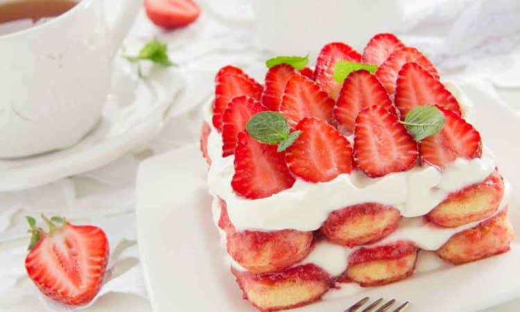 Tiramisu met aardbeien: een heerlijk dessert dat iedereen aanspreekt ...